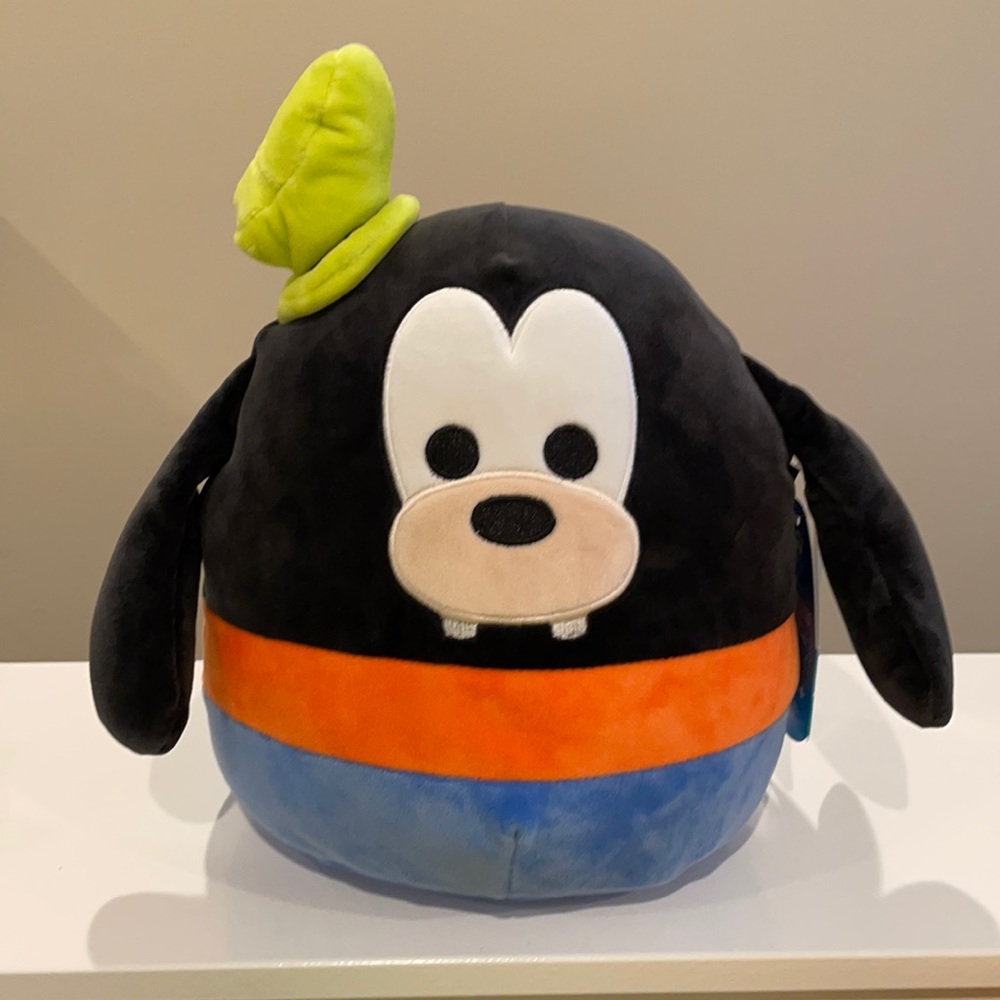 NWT 10” Disney Goofy Squishmallow